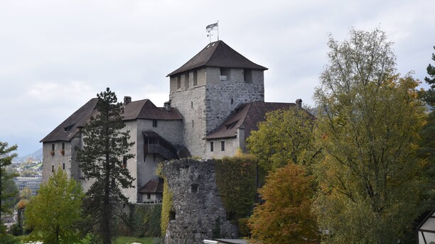 Herbstliche Stimmung Schattenburg im Herbst.