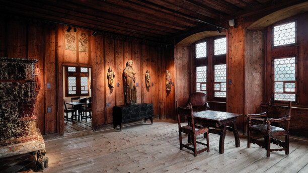 Gemälde, Skulptur und Kunsthandwerk im Gespräch Neue Kurzführung Dreierlei aus der Burg